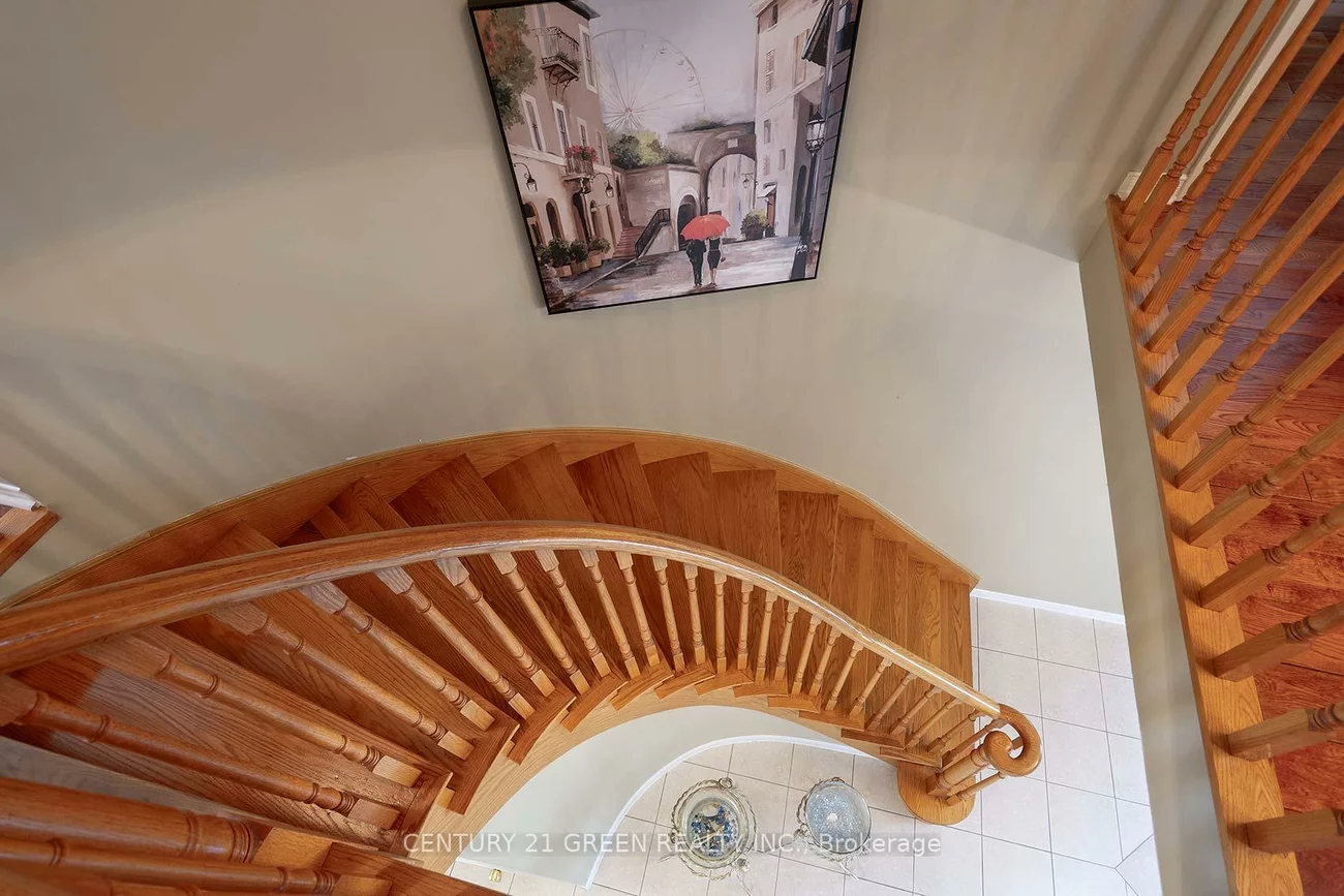 418, Chieftan, Hurontario, Mississauga