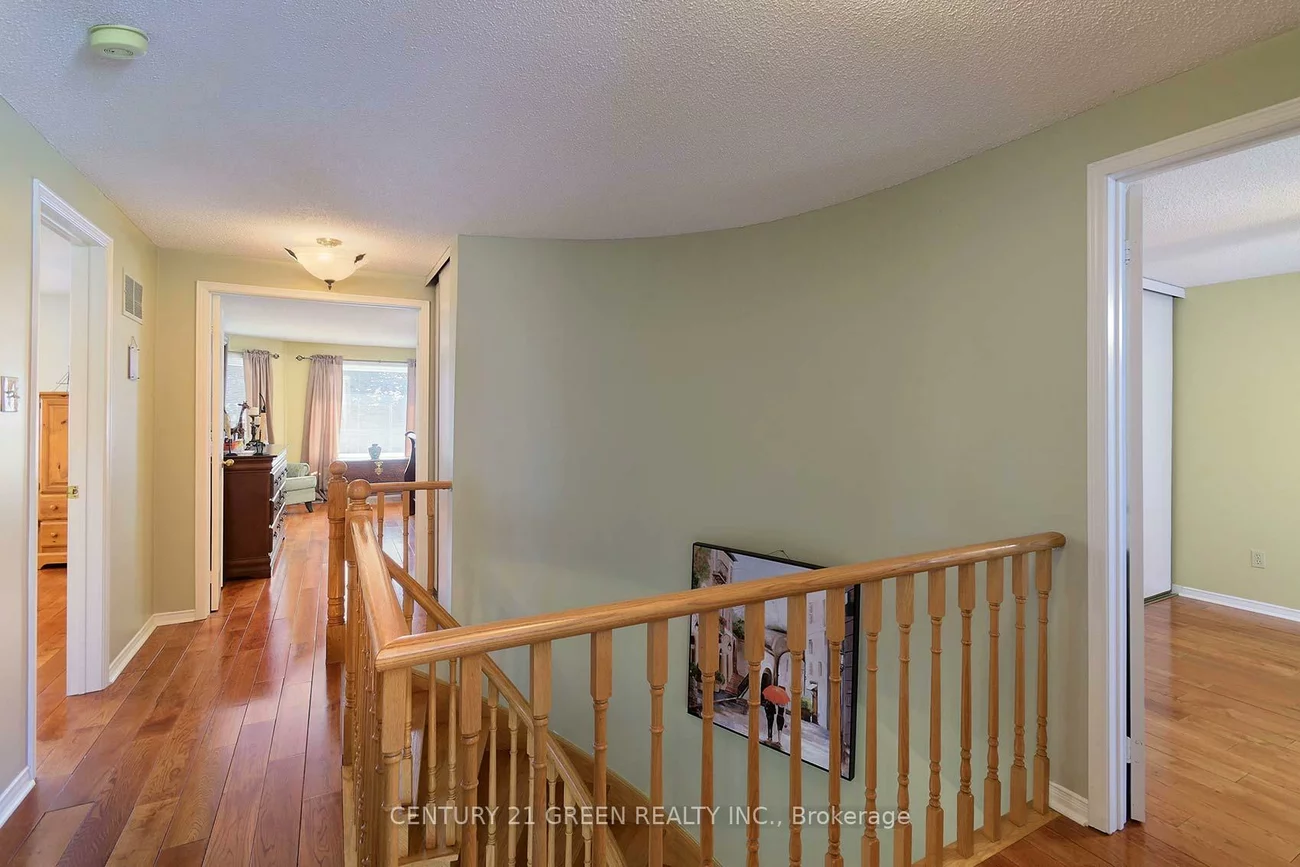 418, Chieftan, Hurontario, Mississauga