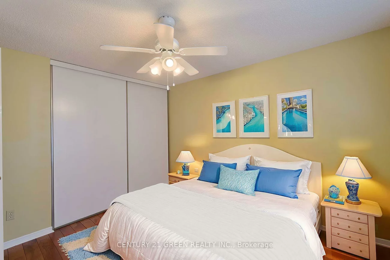 418, Chieftan, Hurontario, Mississauga