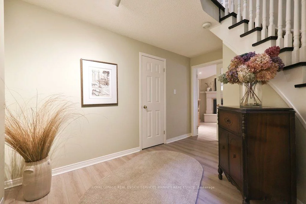 1048, Veroli, Lorne Park, Mississauga