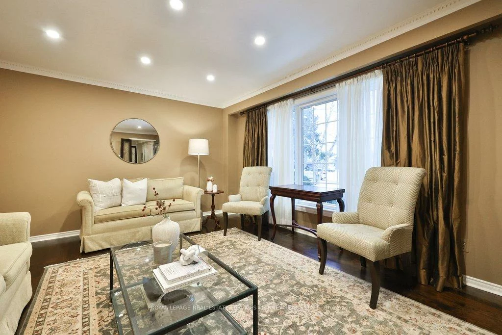 1048, Veroli, Lorne Park, Mississauga