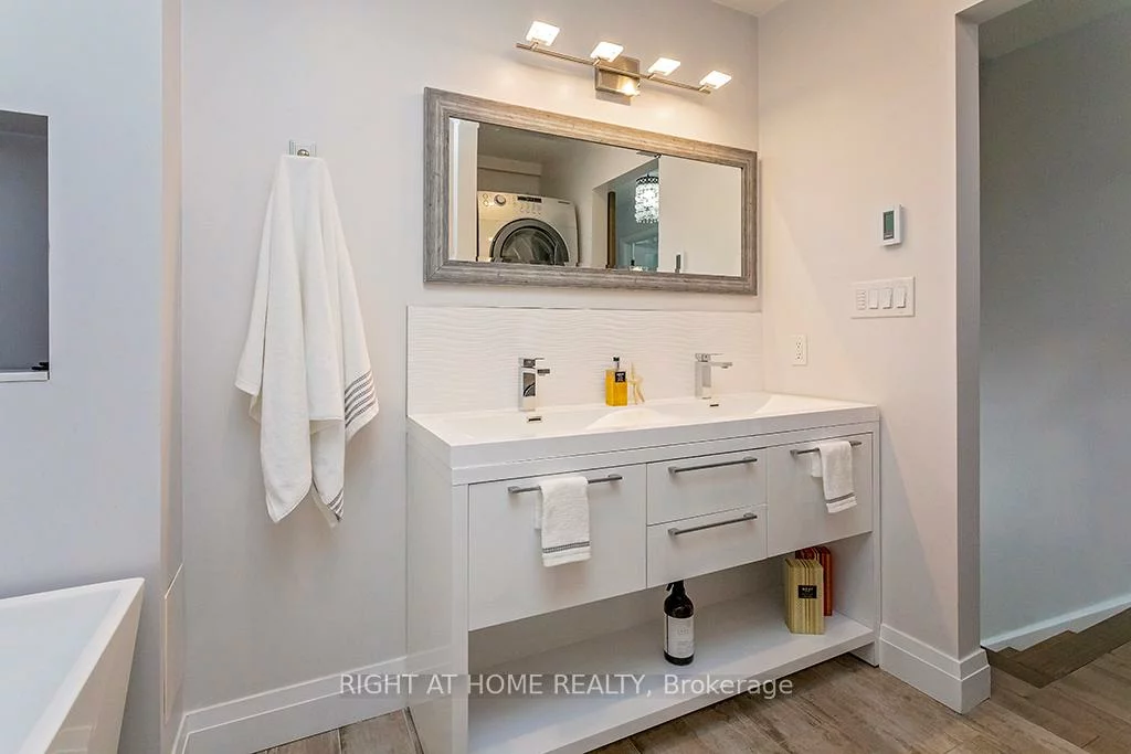 2814, Windjammer, Erin Mills, Mississauga