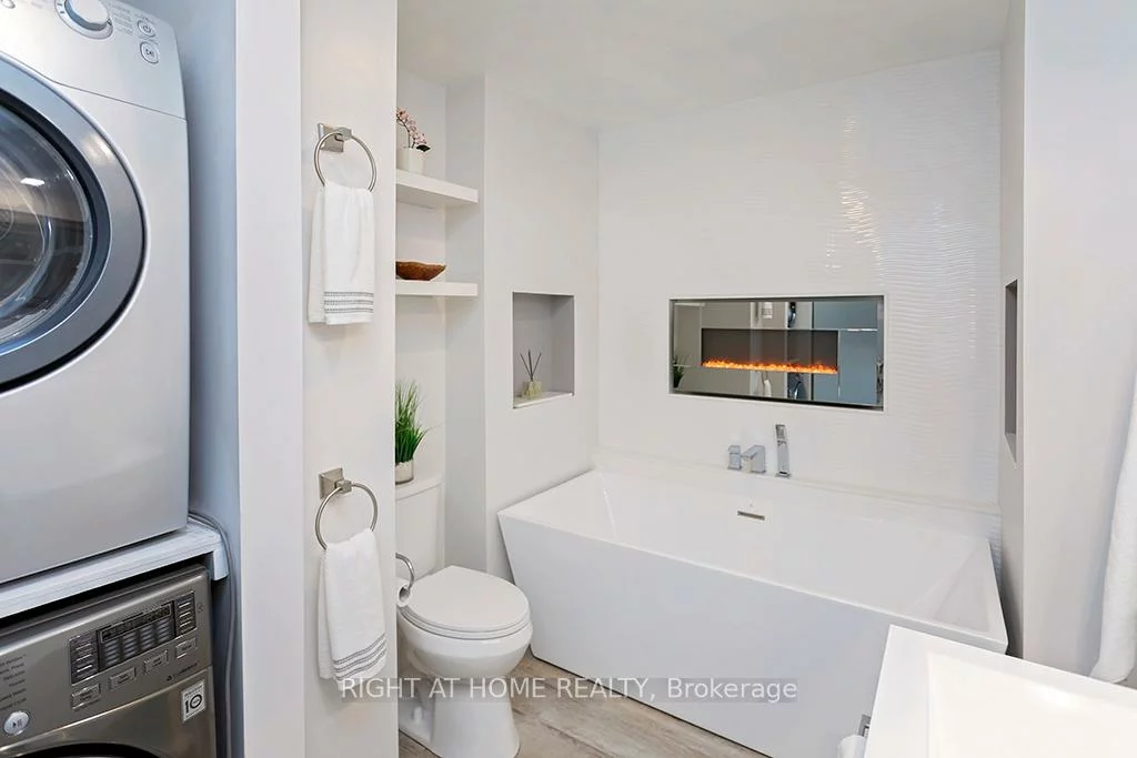 2814, Windjammer, Erin Mills, Mississauga