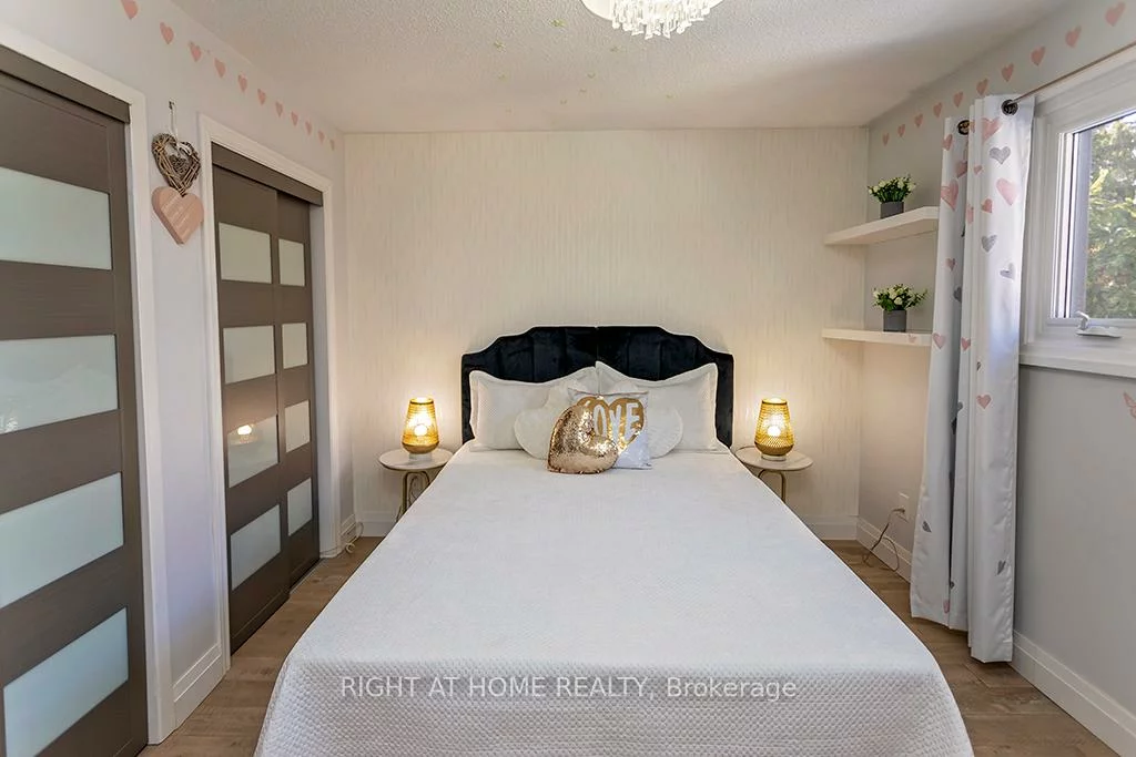 2814, Windjammer, Erin Mills, Mississauga