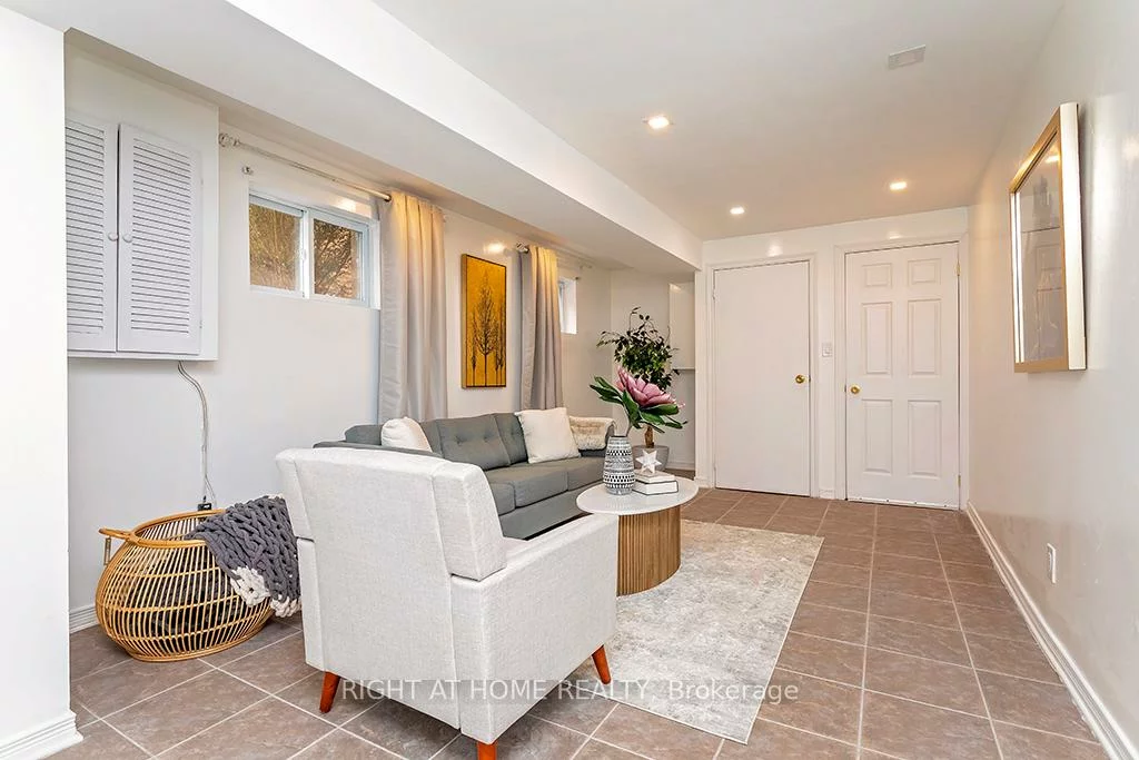 2814, Windjammer, Erin Mills, Mississauga