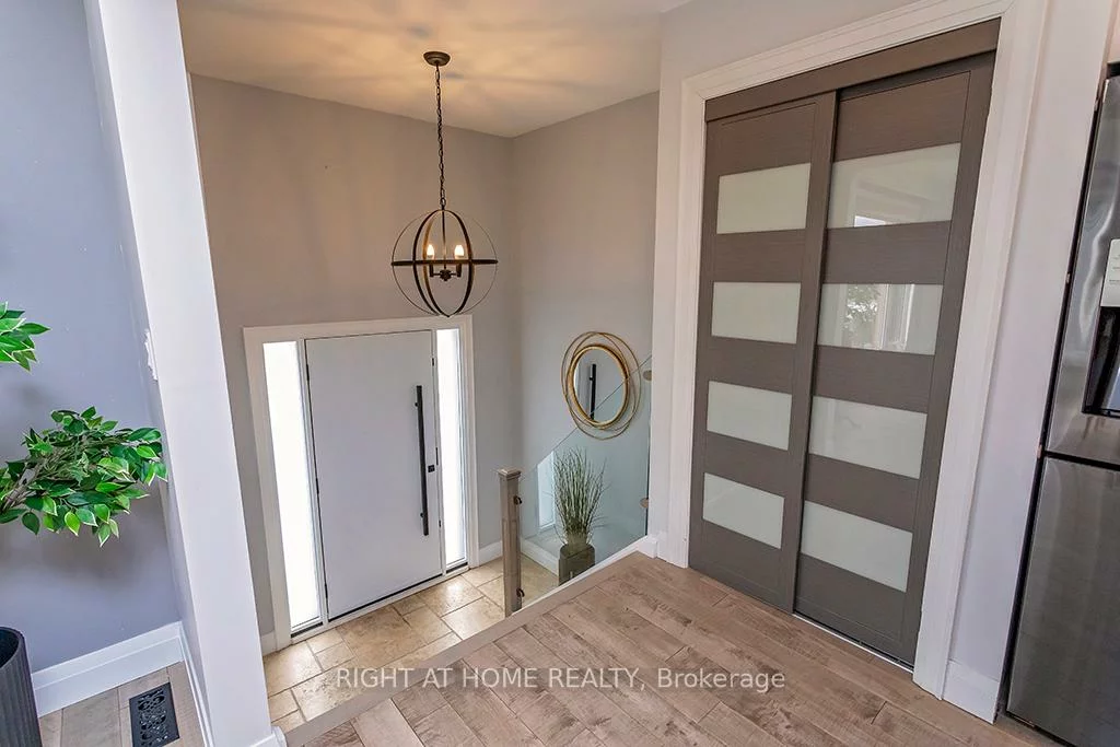 2814, Windjammer, Erin Mills, Mississauga