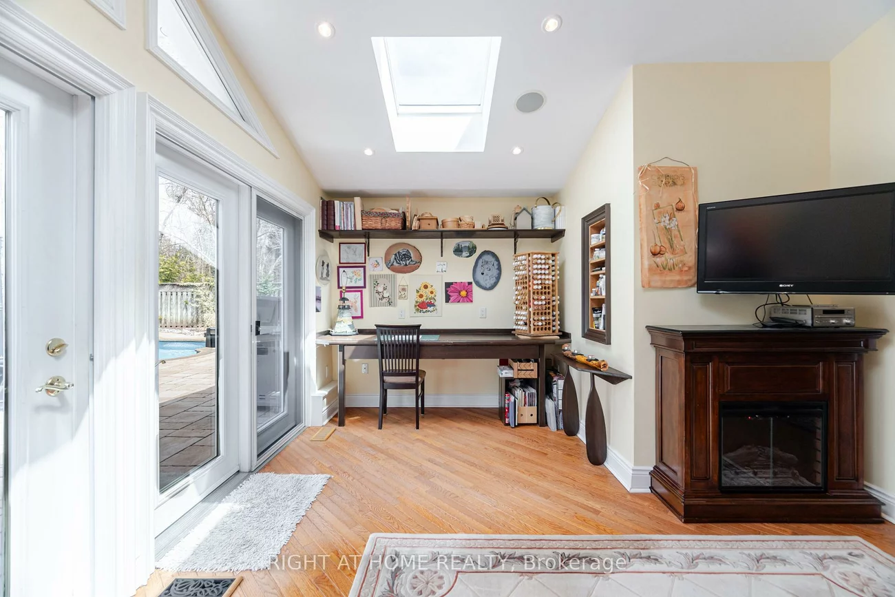 1117, Springhill, Lorne Park, Mississauga