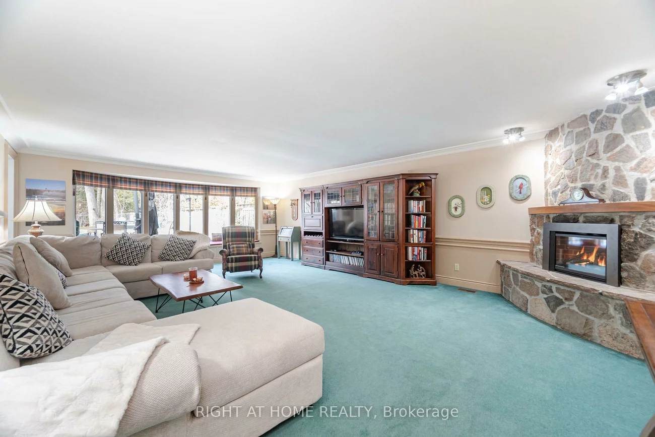 1117, Springhill, Lorne Park, Mississauga