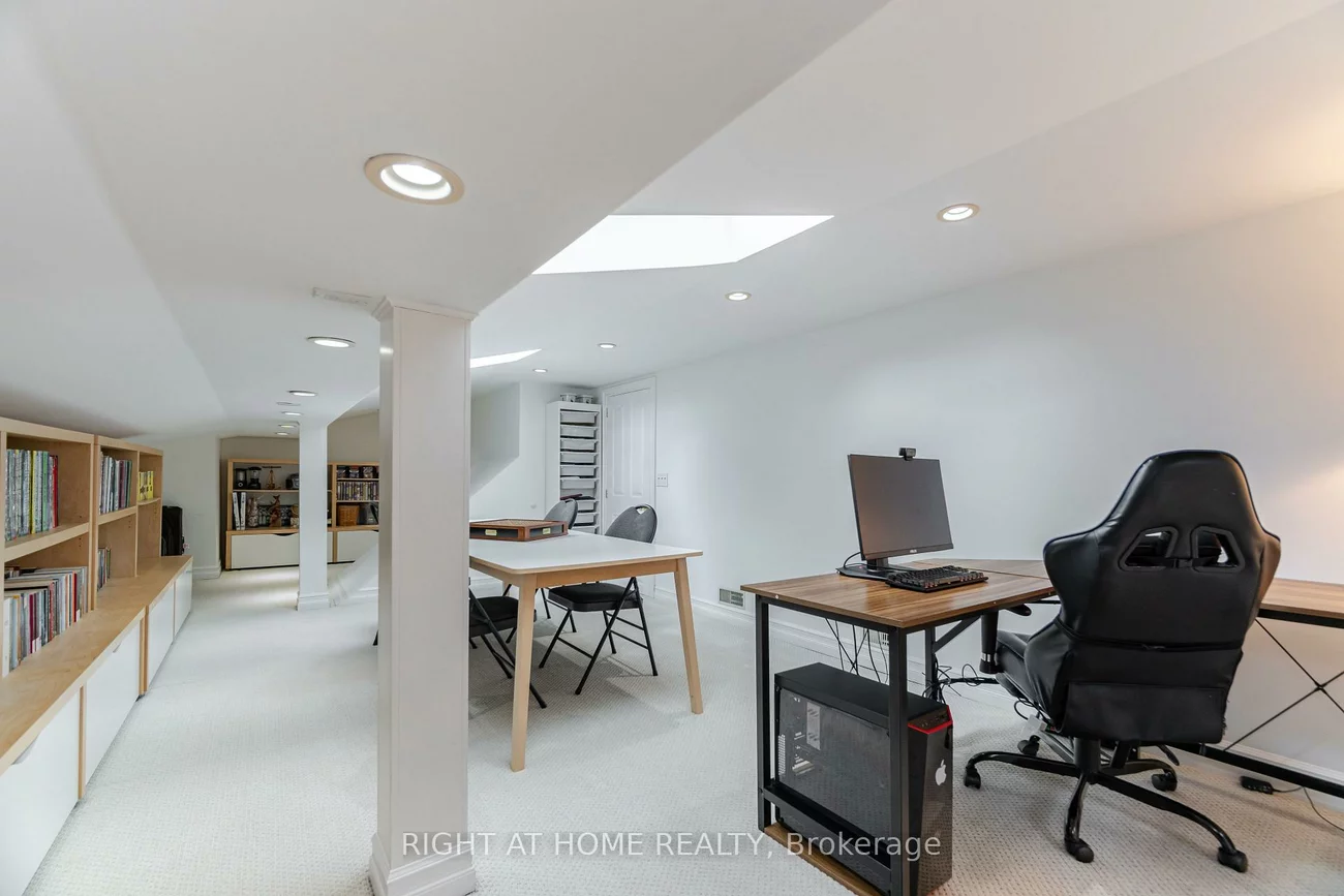 1117, Springhill, Lorne Park, Mississauga