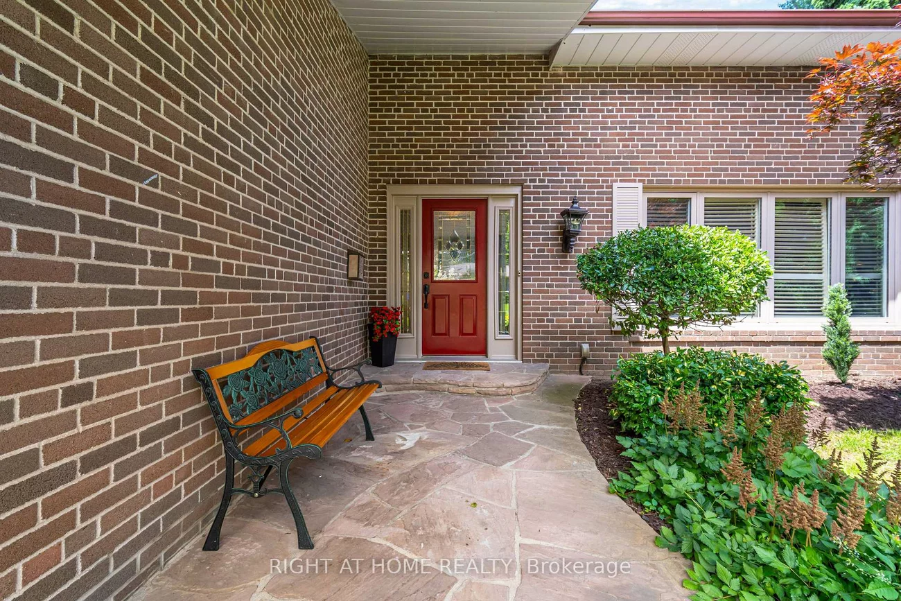 1117, Springhill, Lorne Park, Mississauga