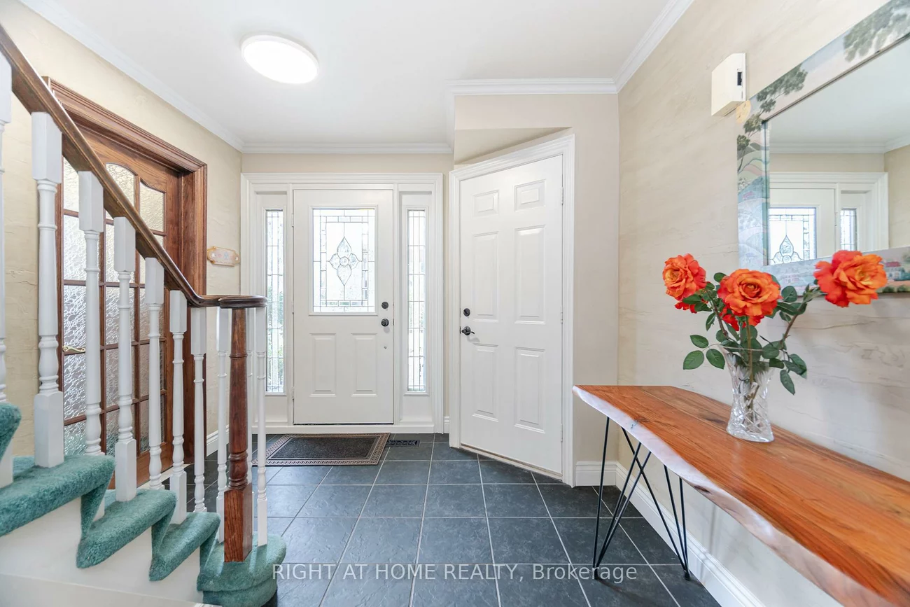 1117, Springhill, Lorne Park, Mississauga