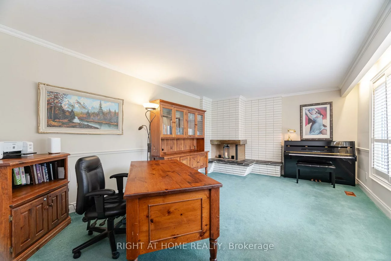 1117, Springhill, Lorne Park, Mississauga