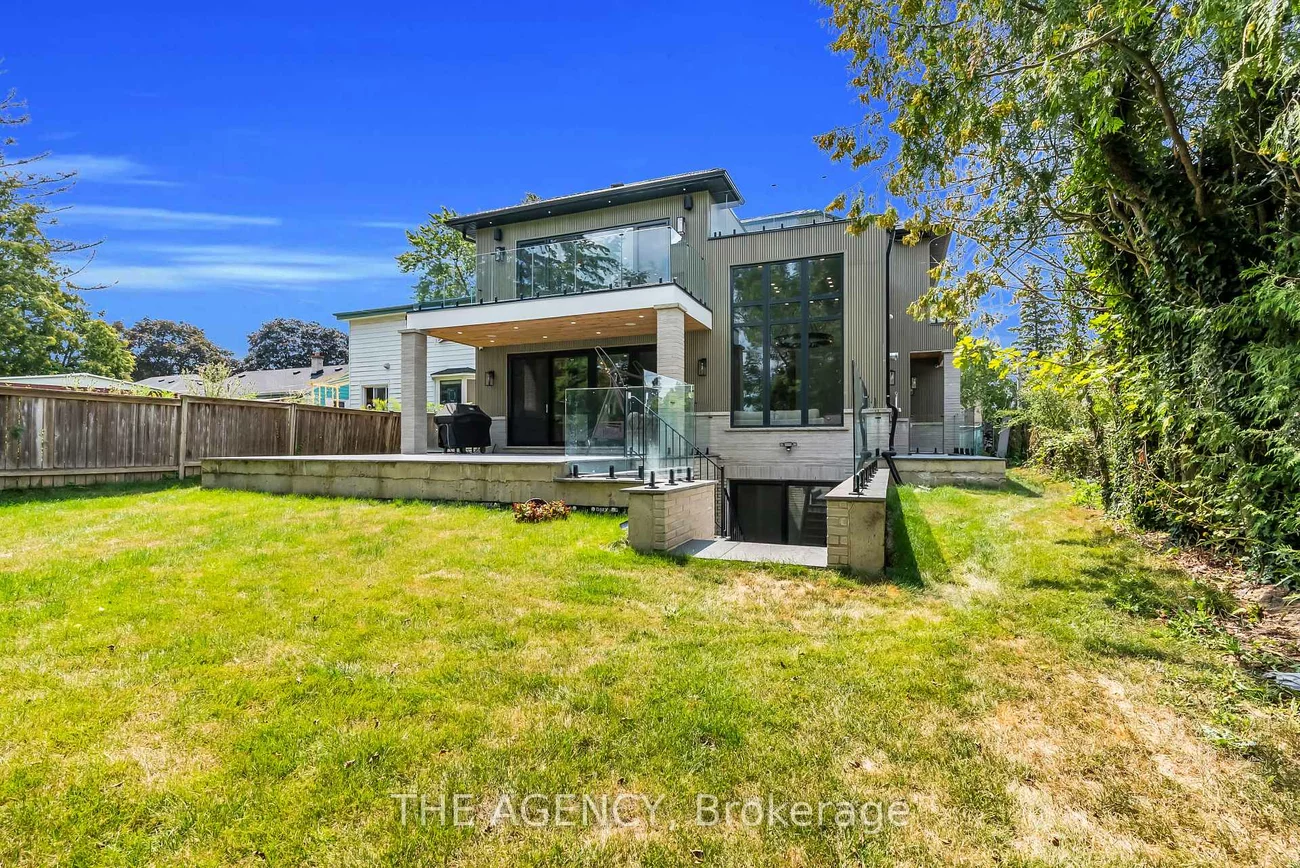 9, Earl, Streetsville, Mississauga