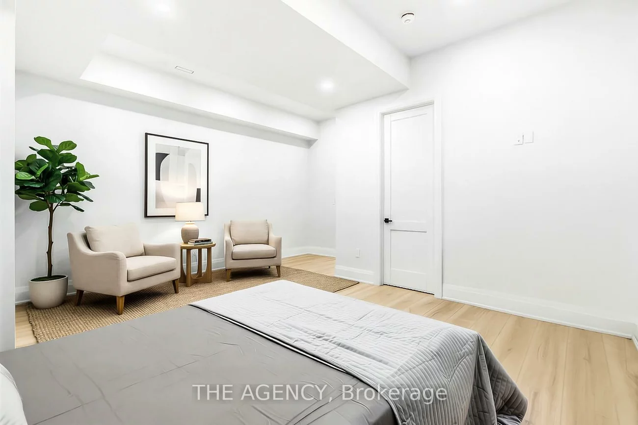 9, Earl, Streetsville, Mississauga