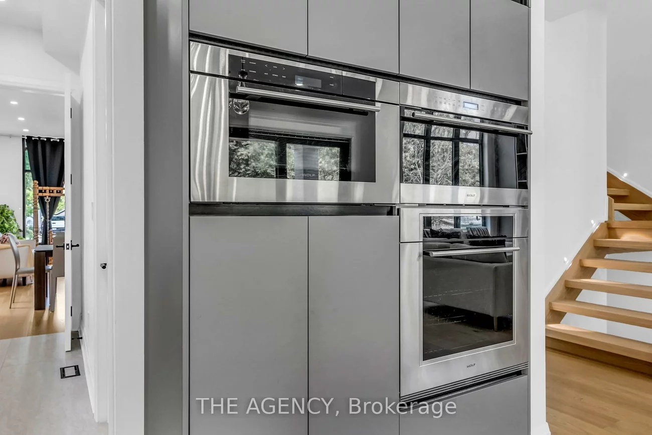 9, Earl, Streetsville, Mississauga