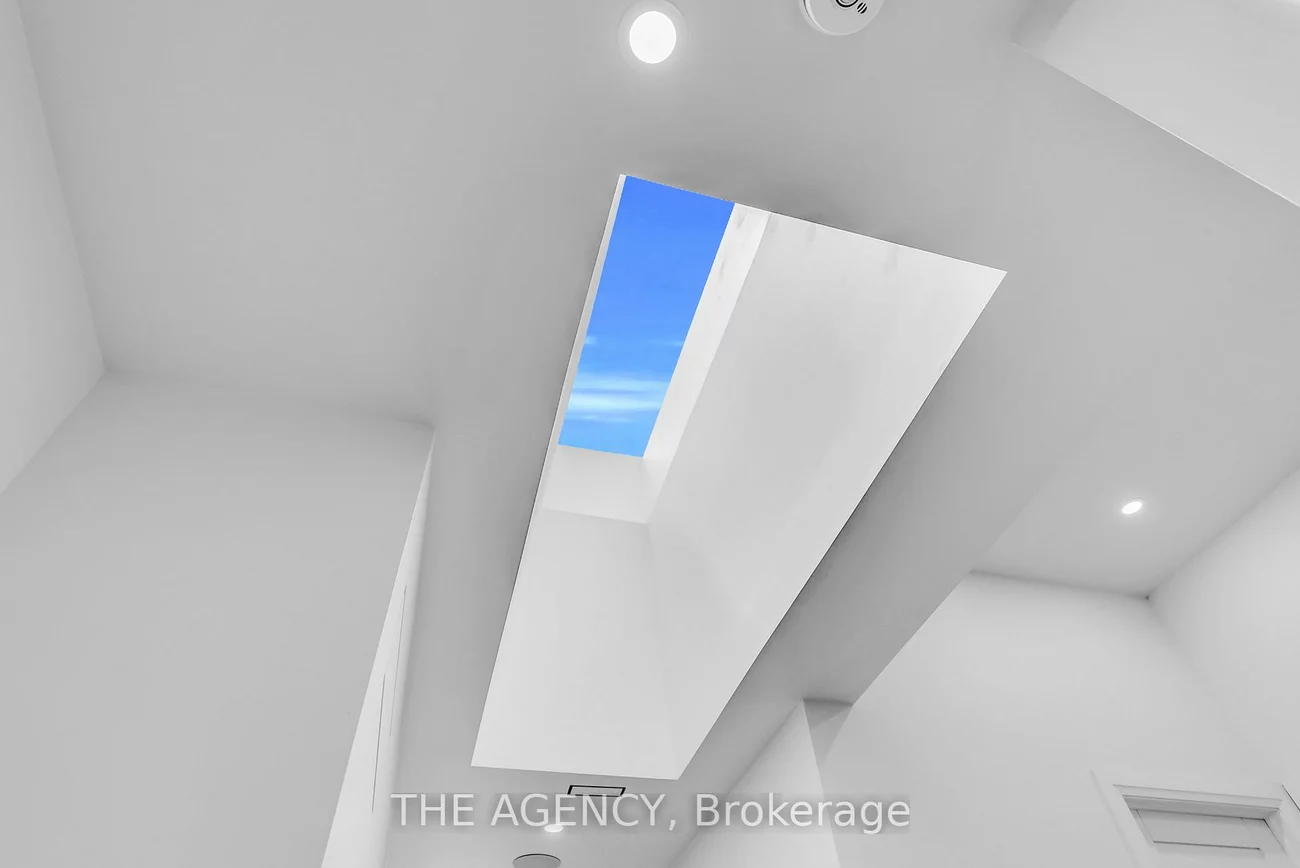 9, Earl, Streetsville, Mississauga