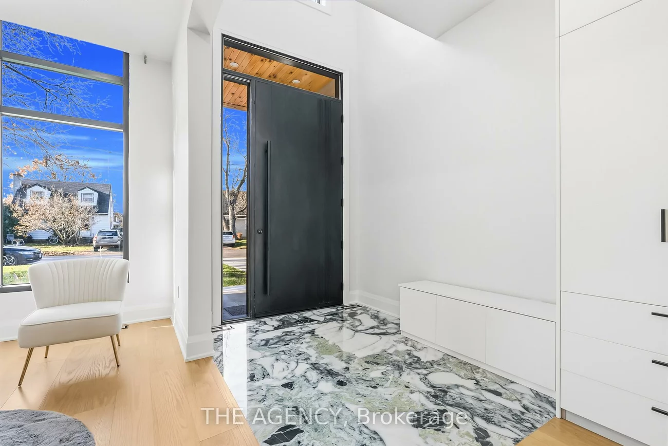 9, Earl, Streetsville, Mississauga