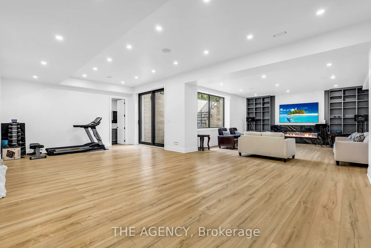 9, Earl, Streetsville, Mississauga