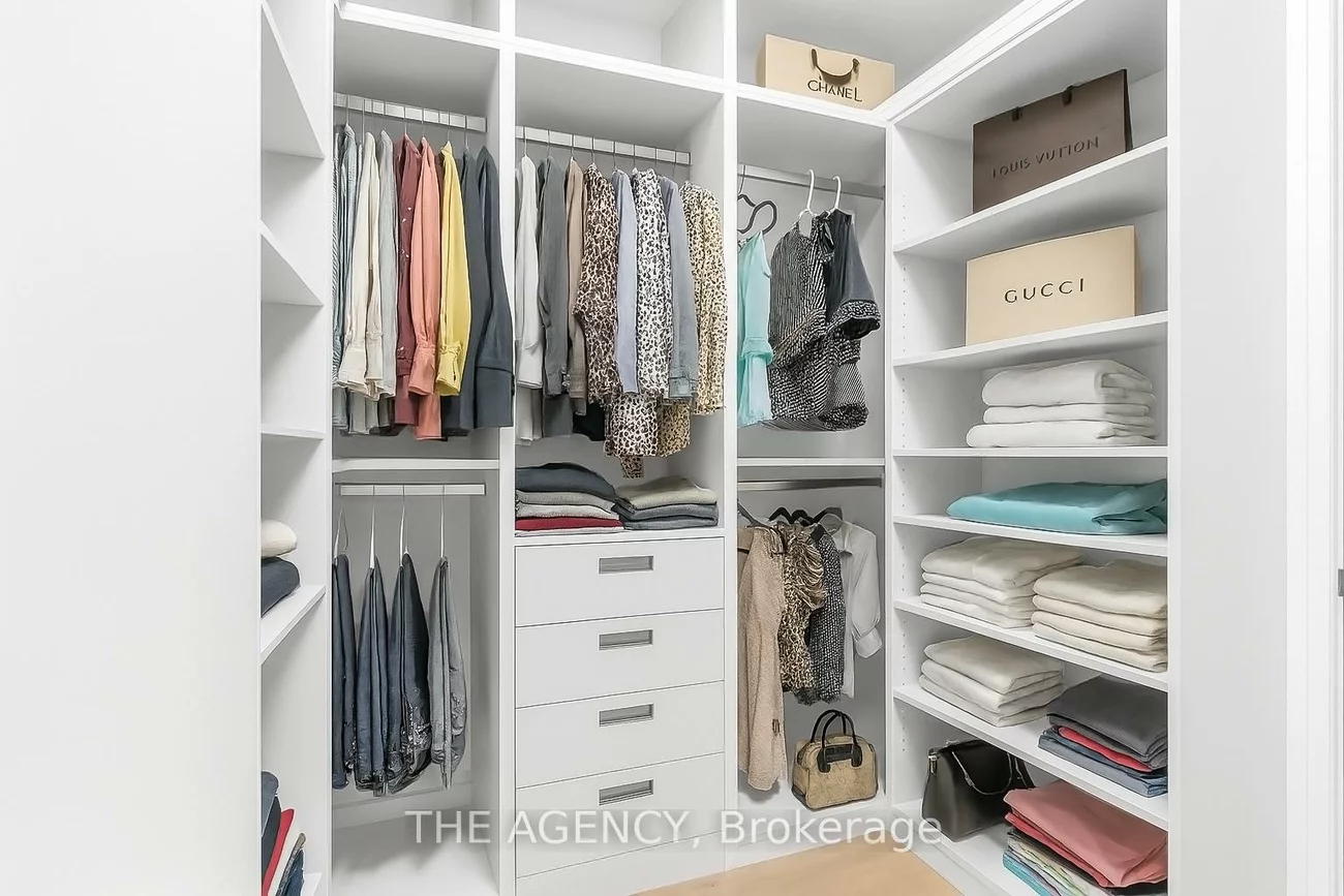 9, Earl, Streetsville, Mississauga