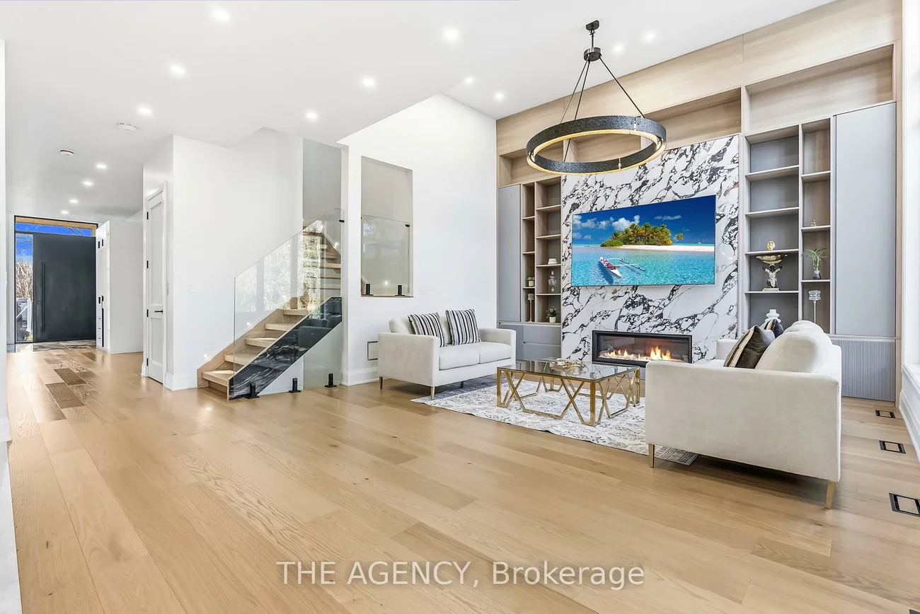 9, Earl, Streetsville, Mississauga