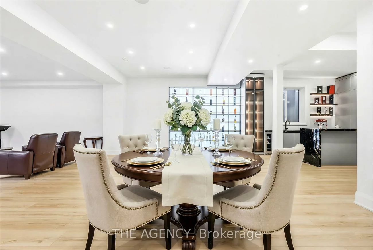 9, Earl, Streetsville, Mississauga