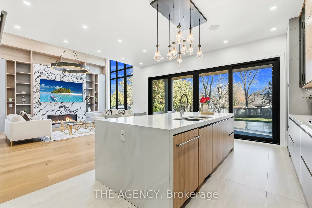 9, Earl, Streetsville, Mississauga