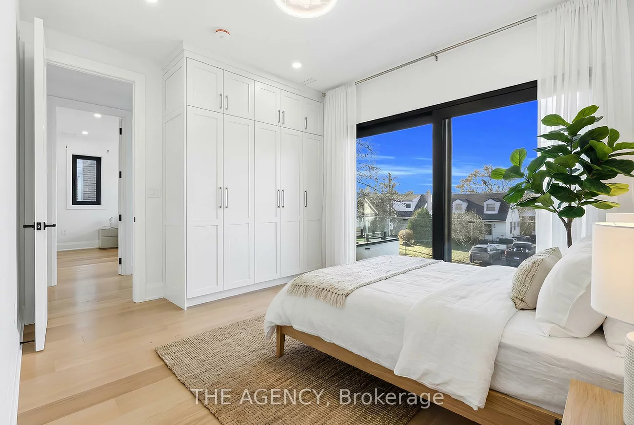 9, Earl, Streetsville, Mississauga