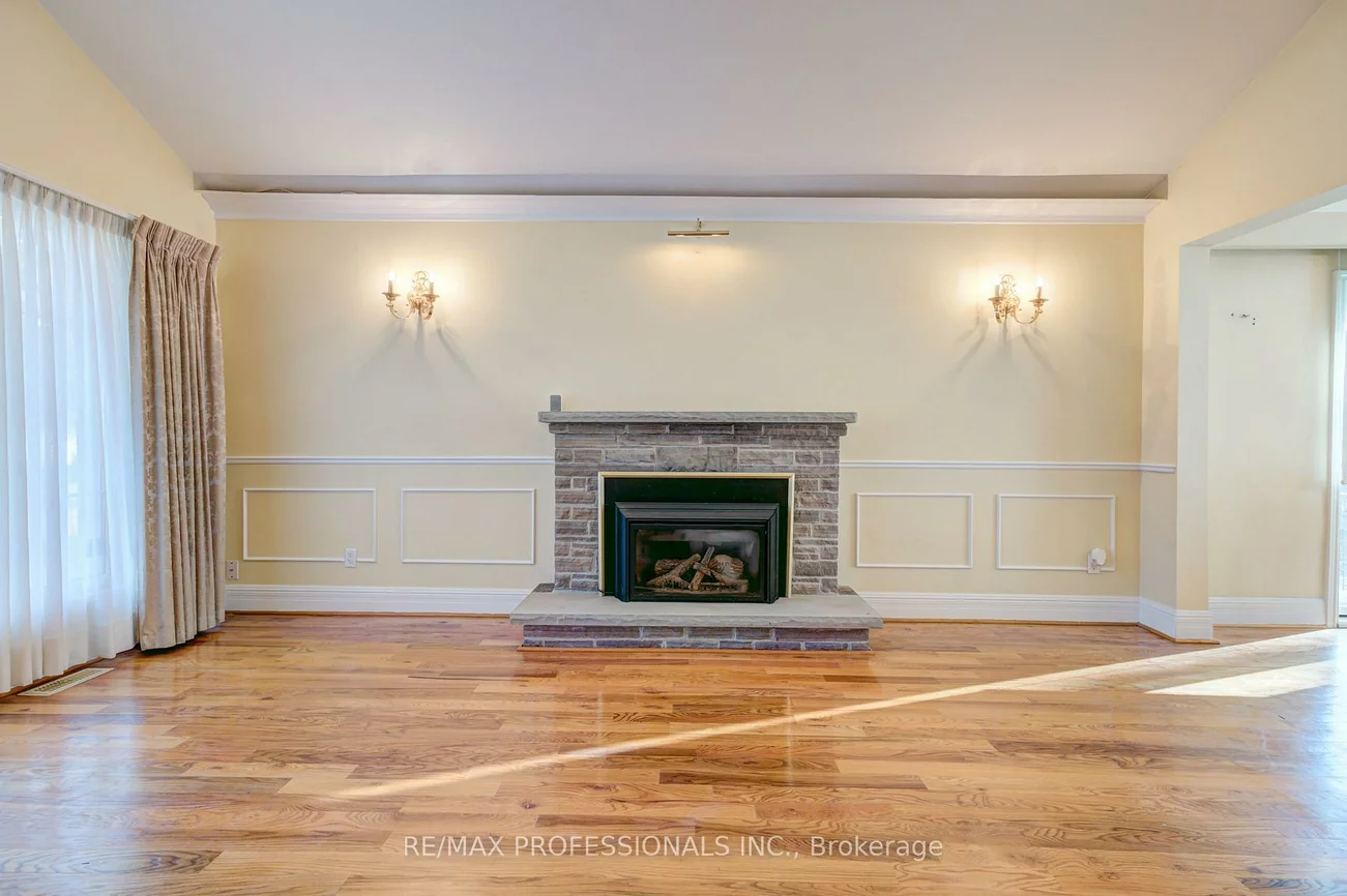 560, Meadow Wood, Clarkson, Mississauga