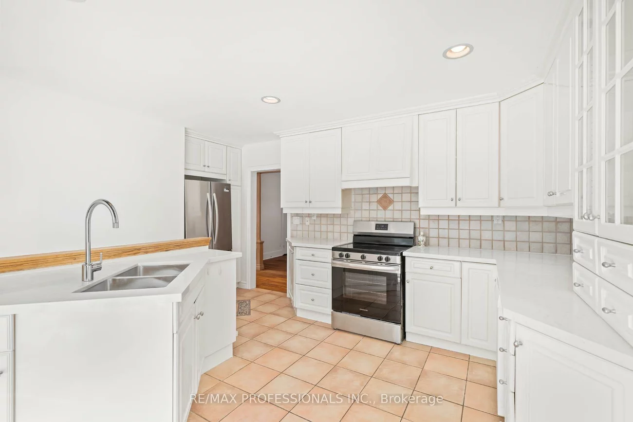 560, Meadow Wood, Clarkson, Mississauga