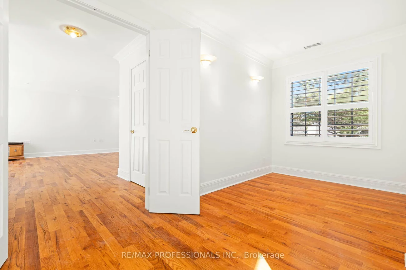 560, Meadow Wood, Clarkson, Mississauga