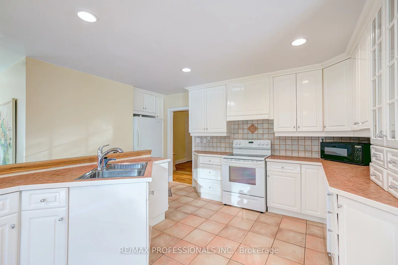 560, Meadow Wood, Clarkson, Mississauga