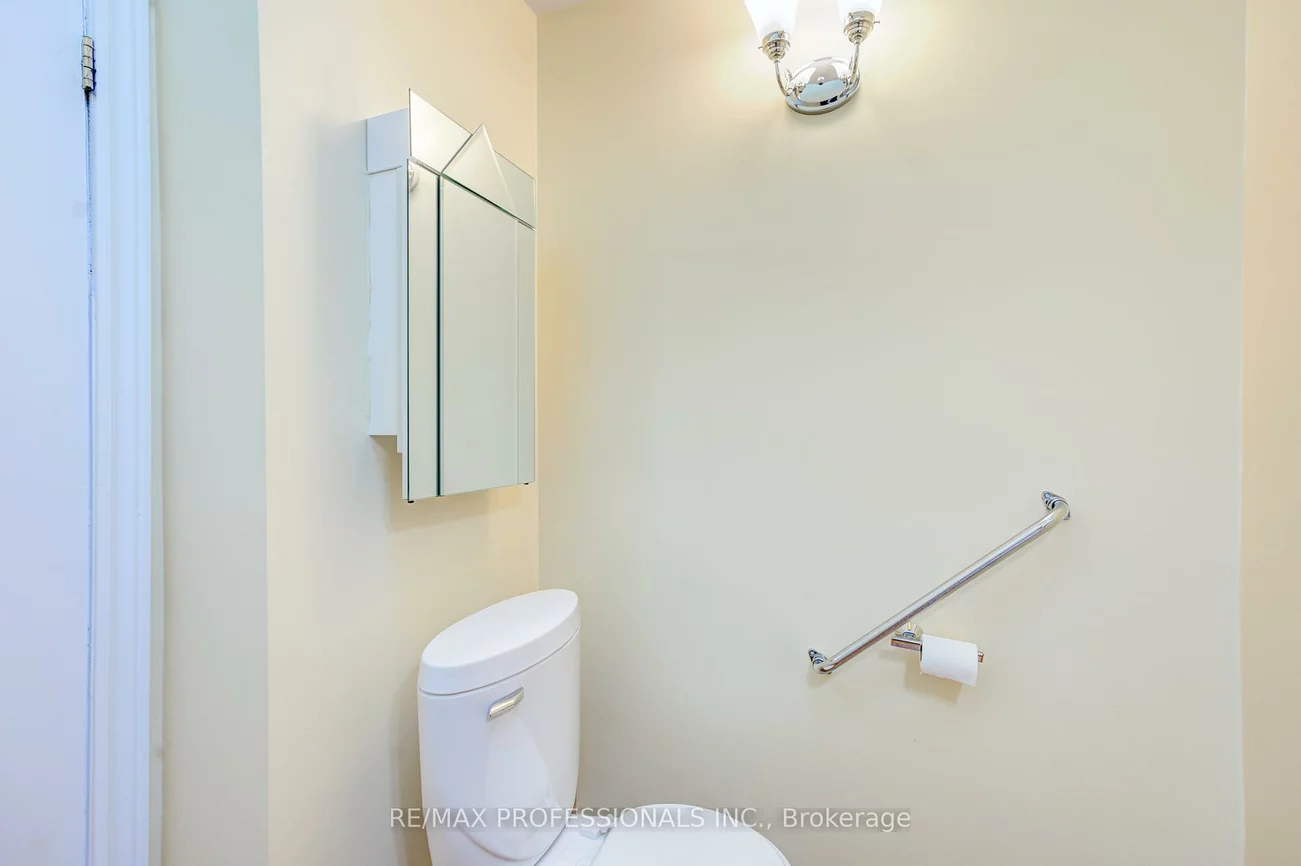 560, Meadow Wood, Clarkson, Mississauga