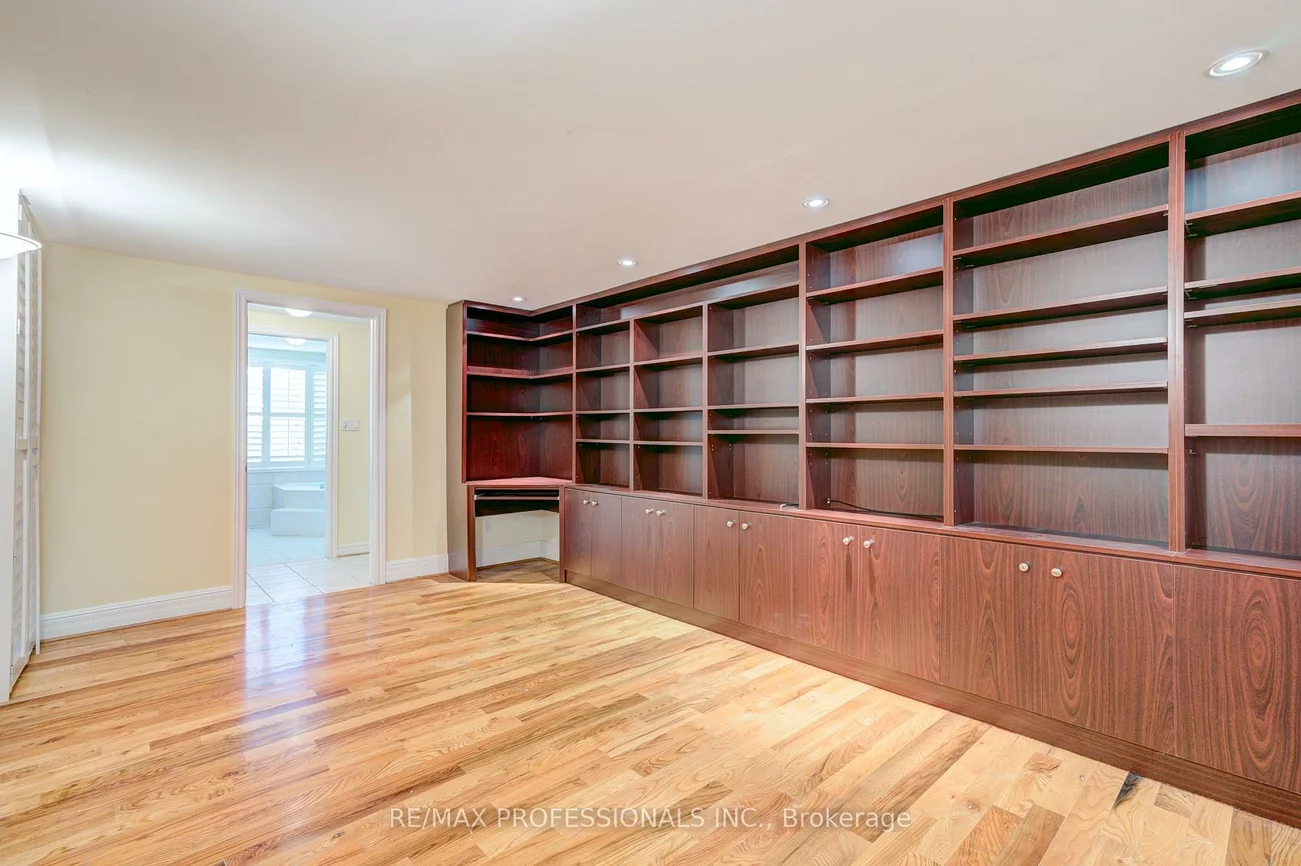 560, Meadow Wood, Clarkson, Mississauga