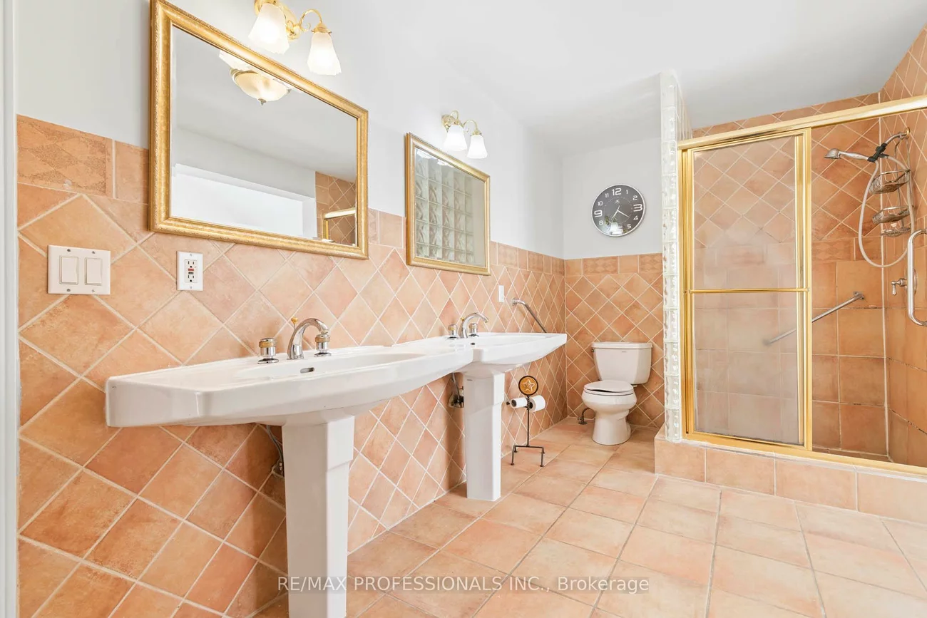 560, Meadow Wood, Clarkson, Mississauga