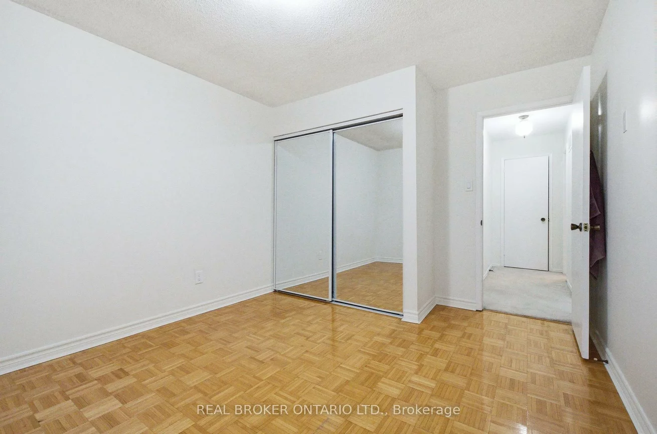 4114, Trapper, Erin Mills, Mississauga