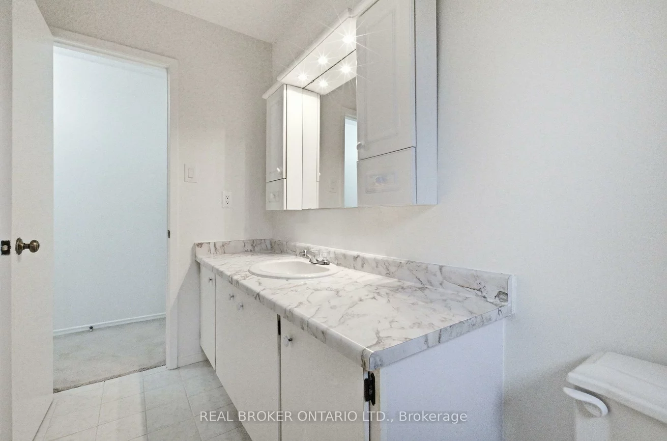 4114, Trapper, Erin Mills, Mississauga