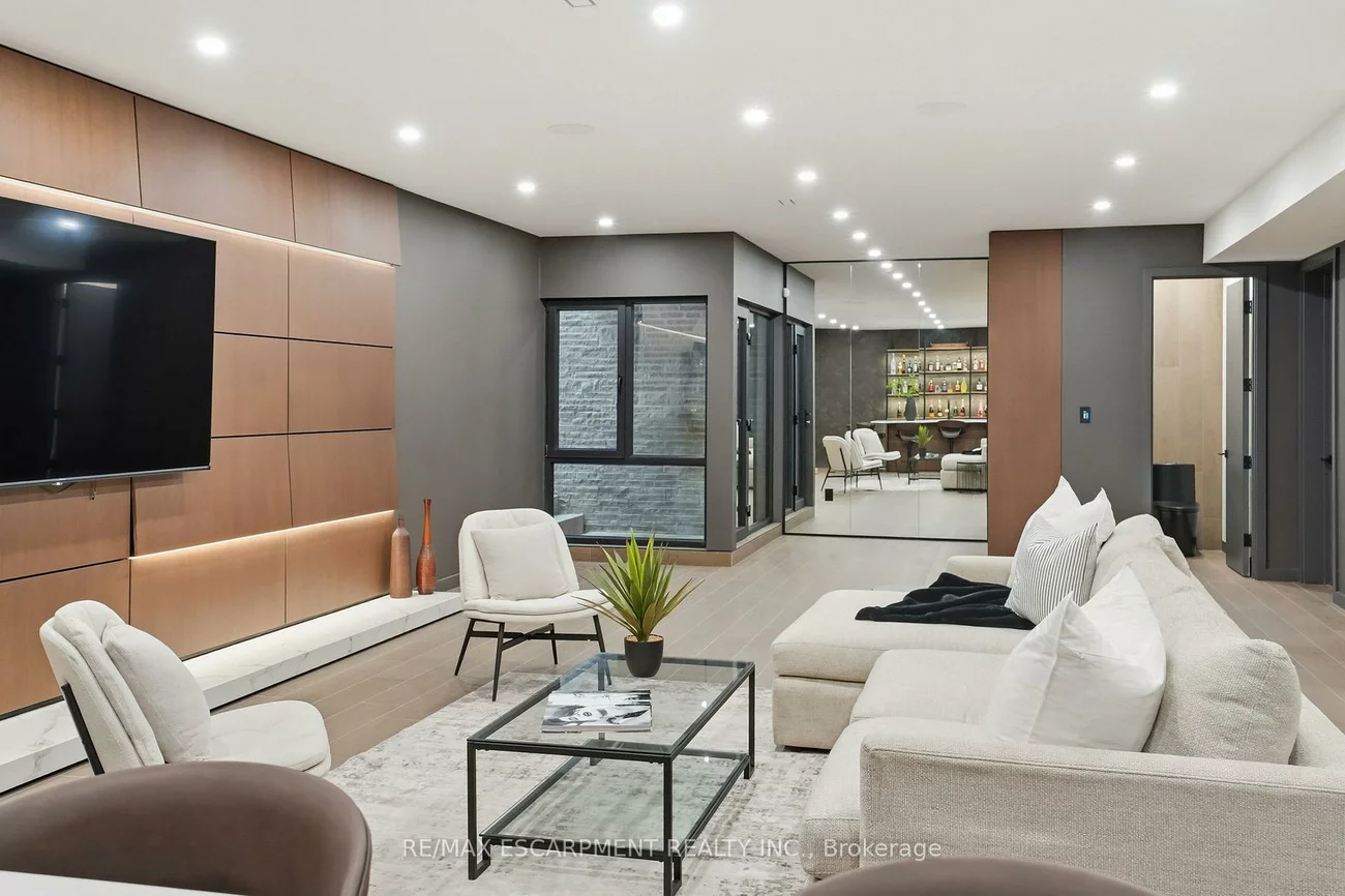 1441, Lochlin, Mineola, Mississauga