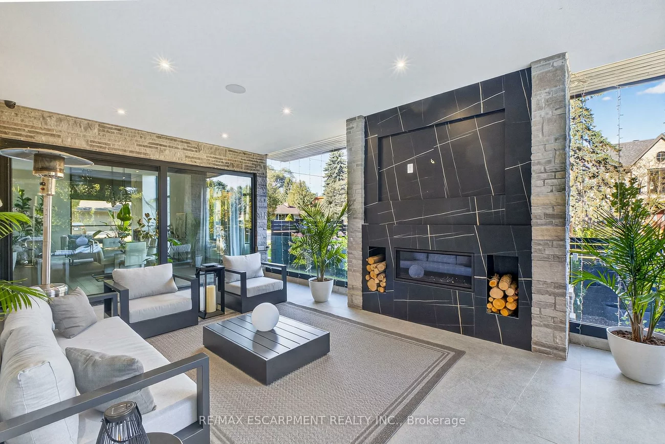 1441, Lochlin, Mineola, Mississauga