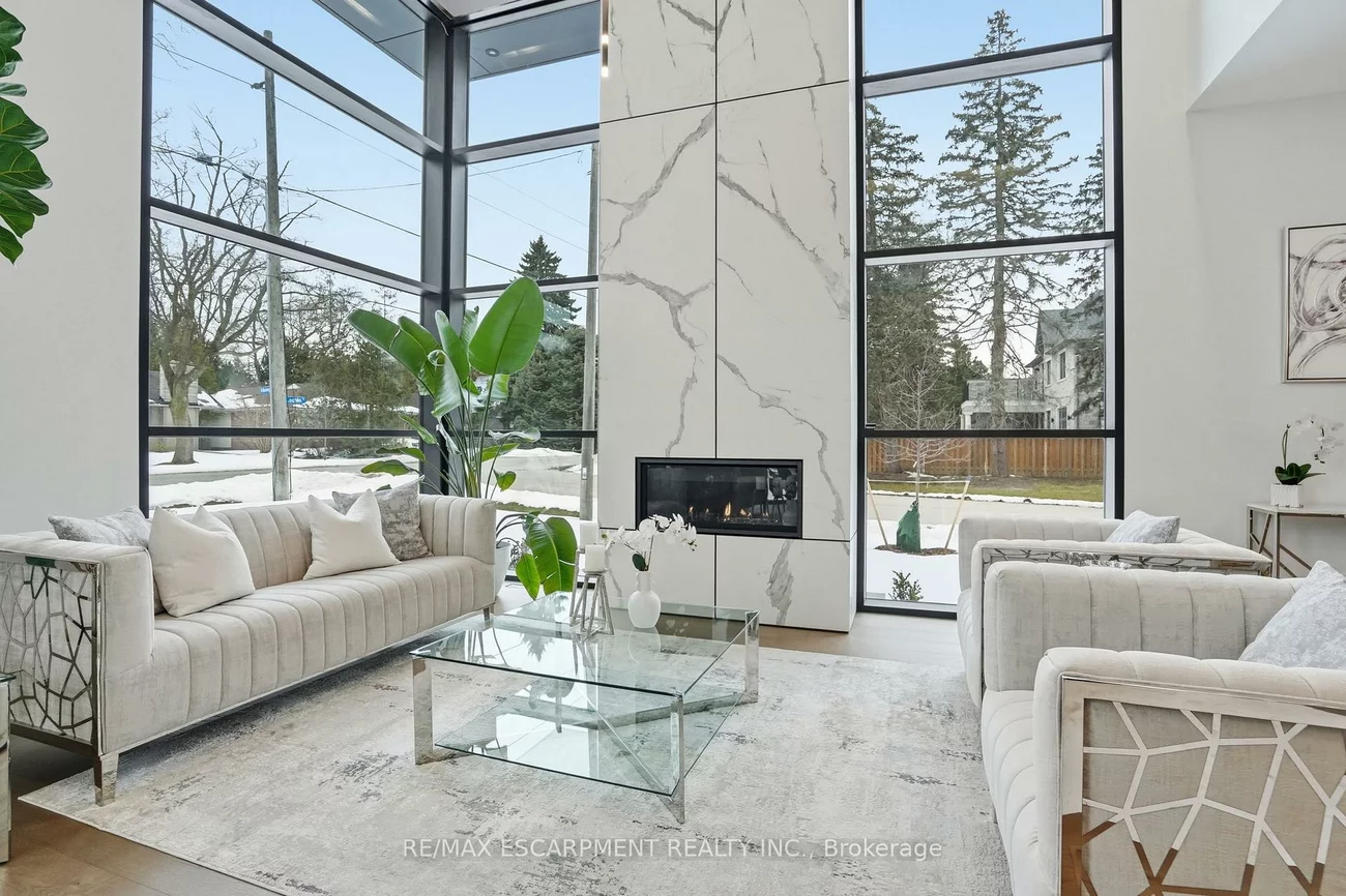 1441, Lochlin, Mineola, Mississauga