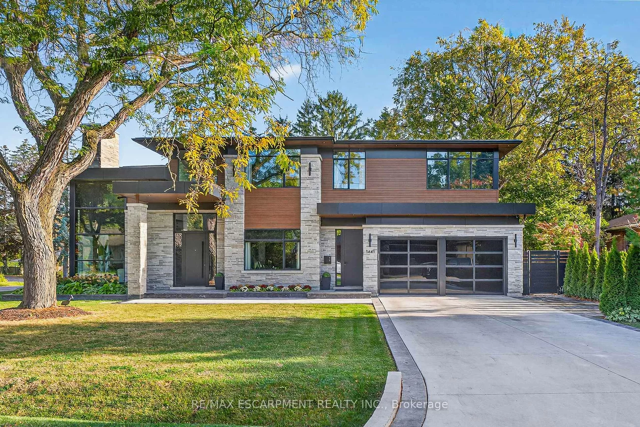 1441, Lochlin, Mineola, Mississauga