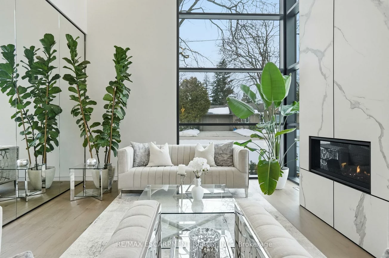 1441, Lochlin, Mineola, Mississauga