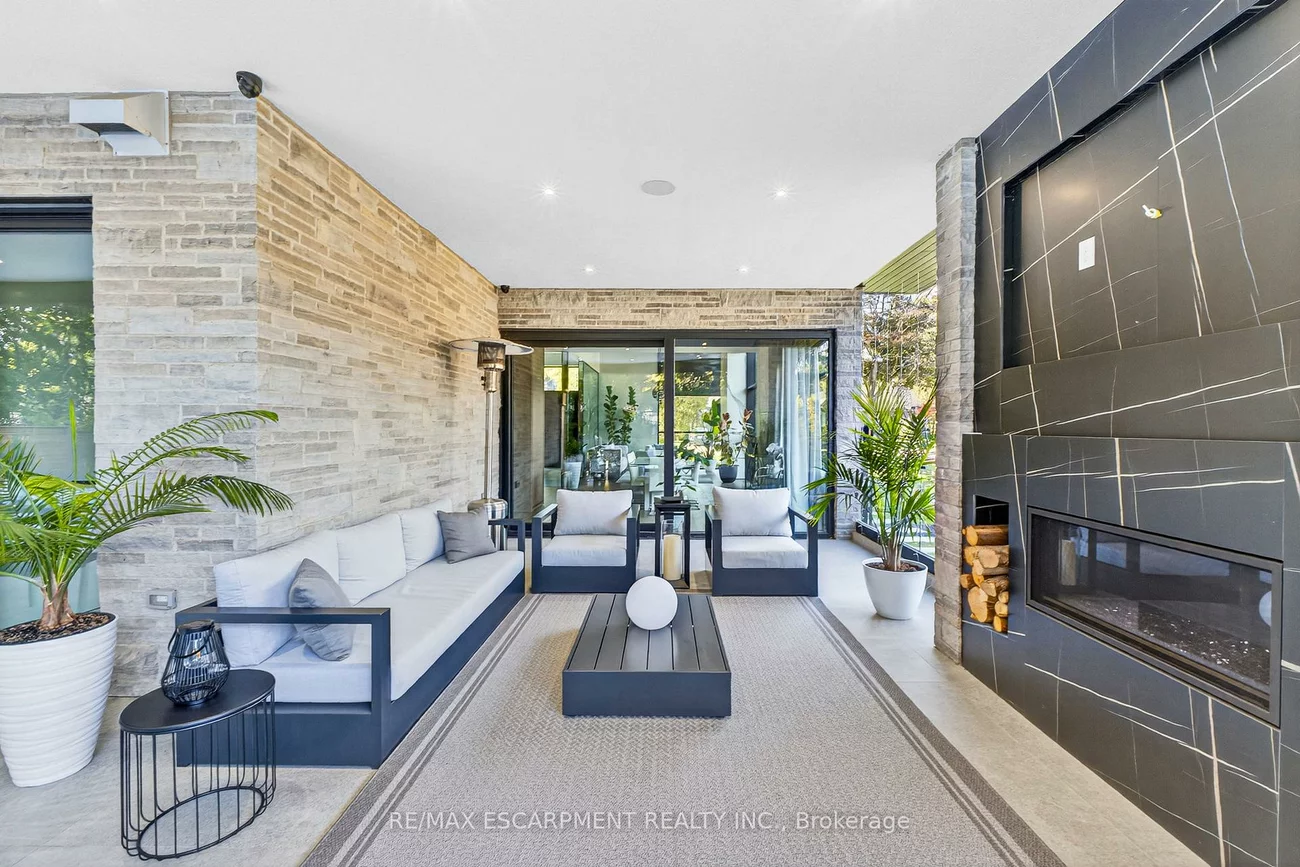 1441, Lochlin, Mineola, Mississauga