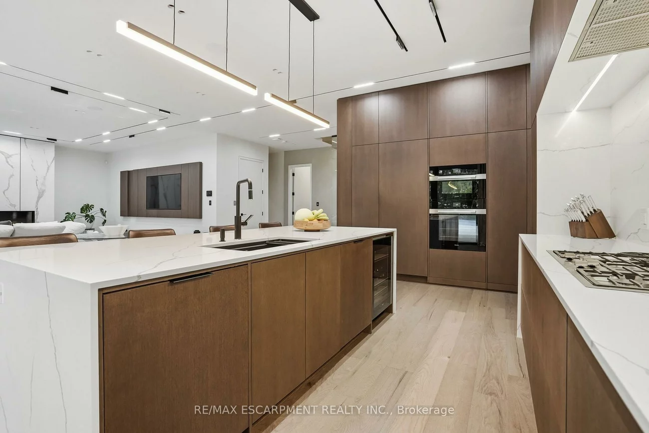 1441, Lochlin, Mineola, Mississauga