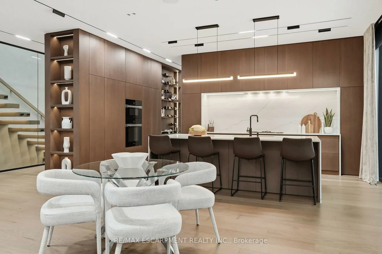 1441, Lochlin, Mineola, Mississauga