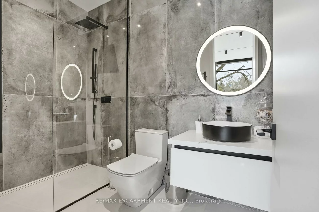 1441, Lochlin, Mineola, Mississauga