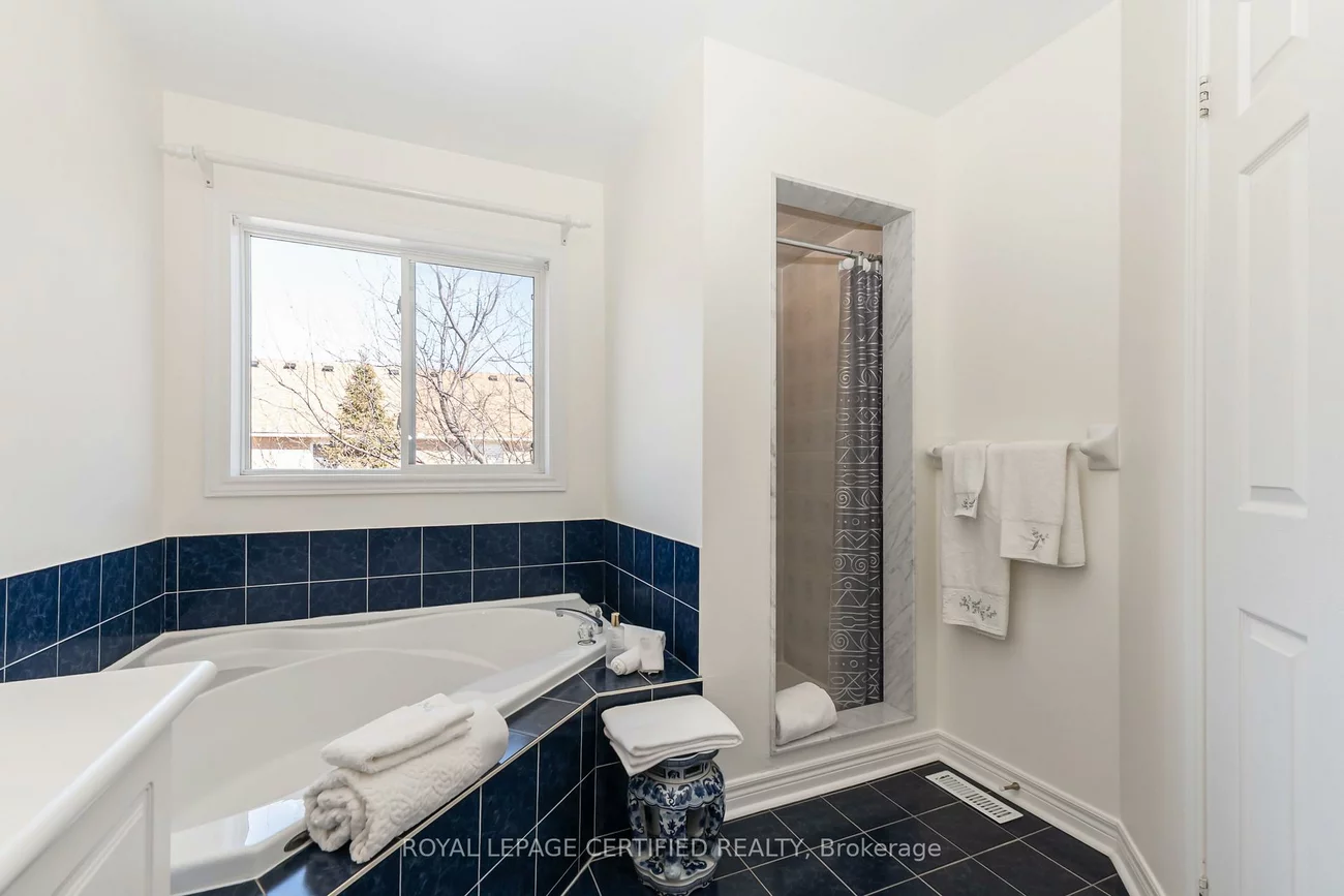 5333, Hollypoint, East Credit, Mississauga