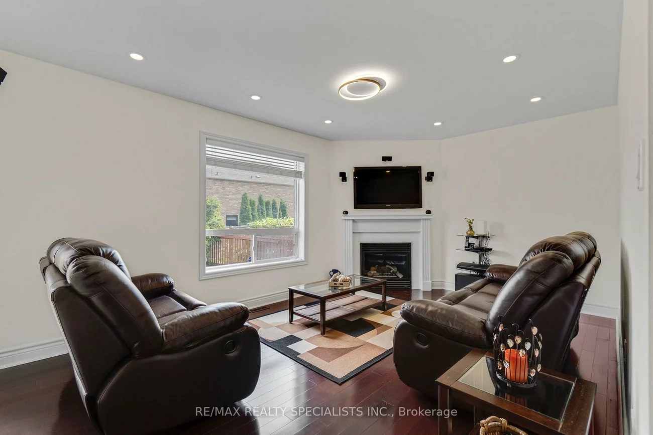 794, White Clover, East Credit, Mississauga