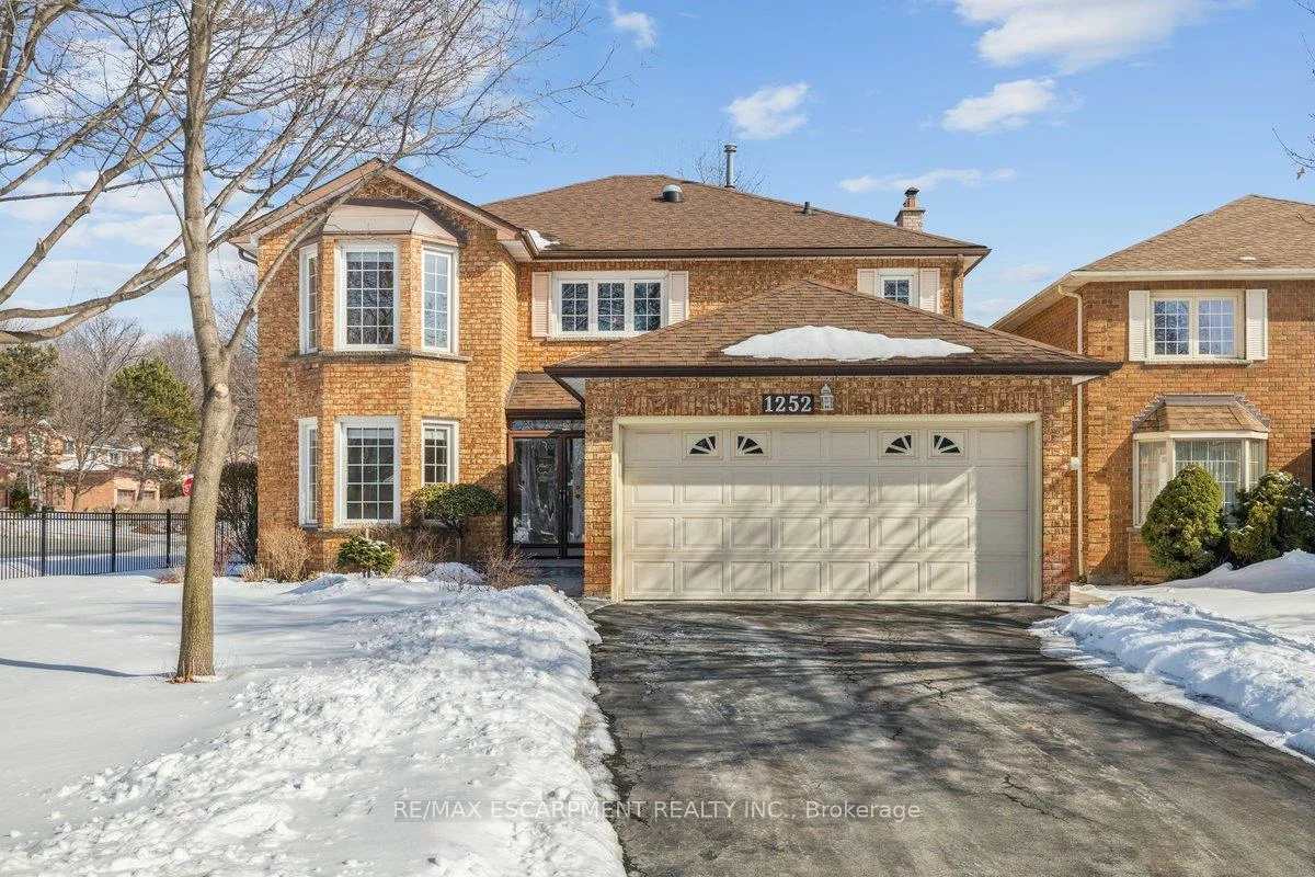 1252, Sweetbirch, Creditview, Mississauga