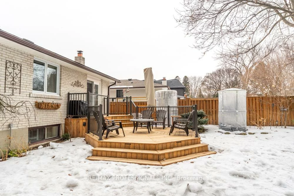 1427, Kenmuir, Mineola, Mississauga