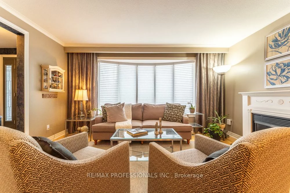 1427, Kenmuir, Mineola, Mississauga